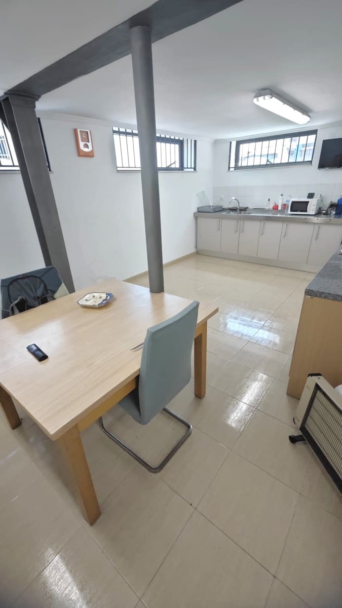 6 soveværelse Erhverv til salg i Almoines - € 625.000 (Ref: 9165314)