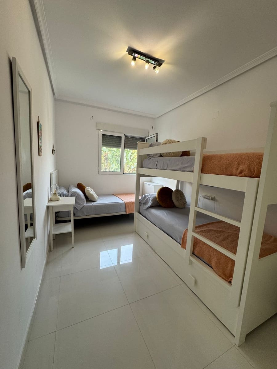 2 soveværelse Lejlighed til leje i Denia med swimmingpool garage - € 975 (Ref: 9186060)