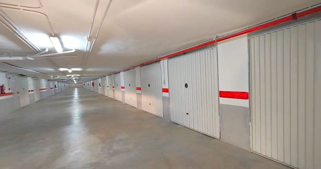 Garage til salg i Centro Urbano, Dénia - € 35.000 (Ref: 9194300)