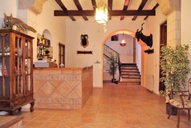 8 bedroom Hotel for sale in Penàguila with garage - € 400,000 (Ref: 9207438)