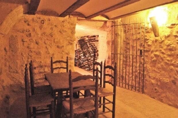 8 bedroom Hotel for sale in Penàguila with garage - € 400,000 (Ref: 9207438)