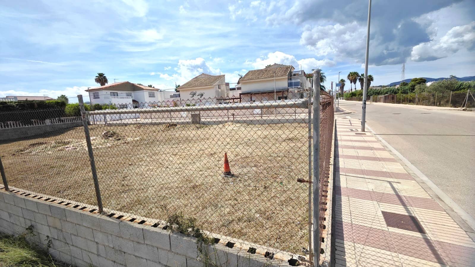 Tontti myytävänä paikassa Daimus - 195 500 € (Ref: 9207439)