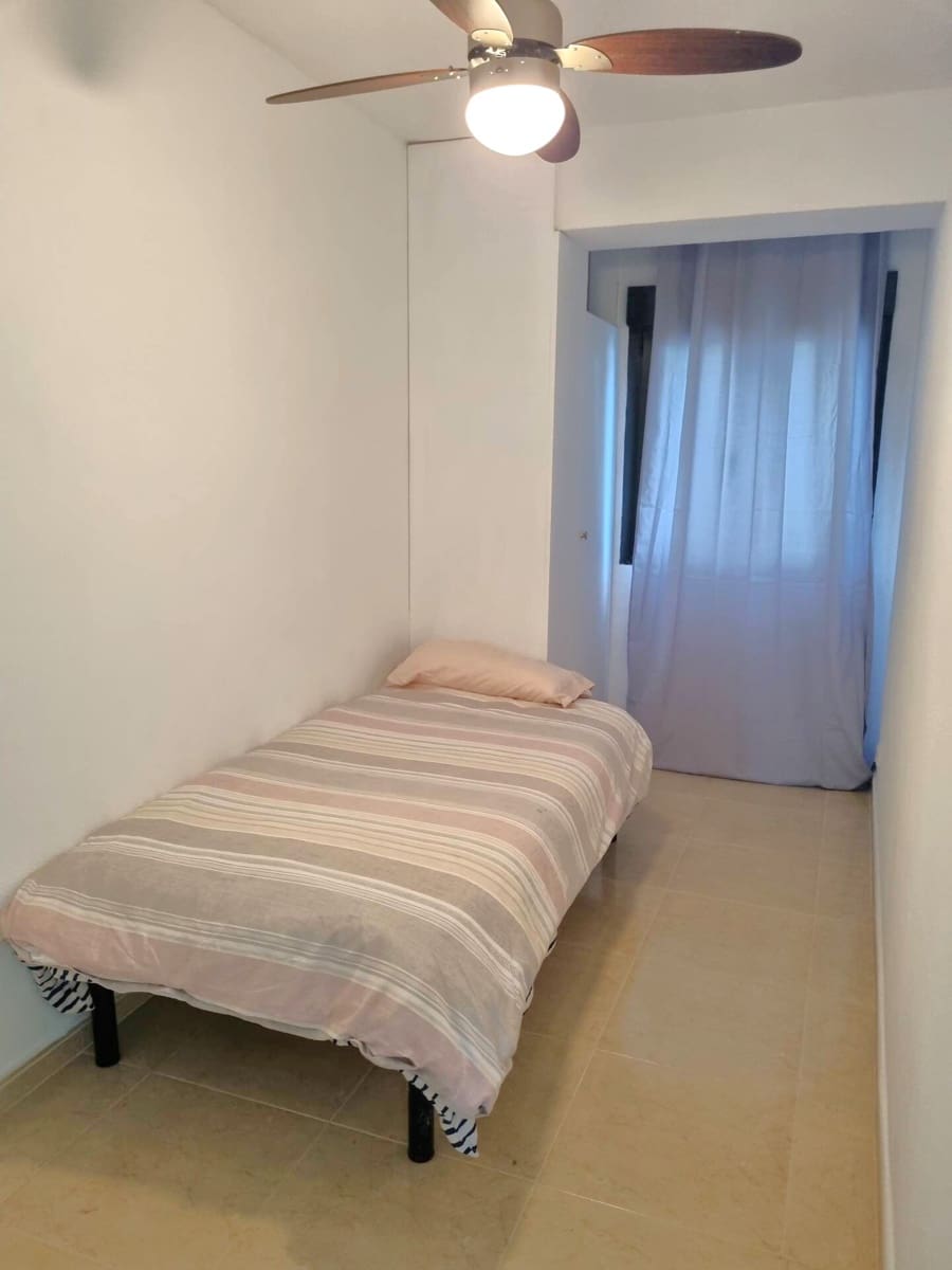 2 bedroom Apartment for rent in Denia with pool garage - € 800 (Ref: 9378197)