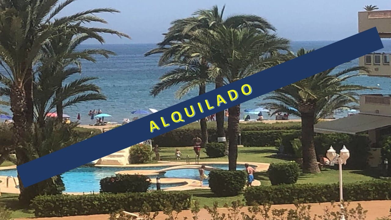 Apartamento de 2 habitaciones en Dénia en alquiler con piscina garaje - 800 € (Ref: 9378197)
