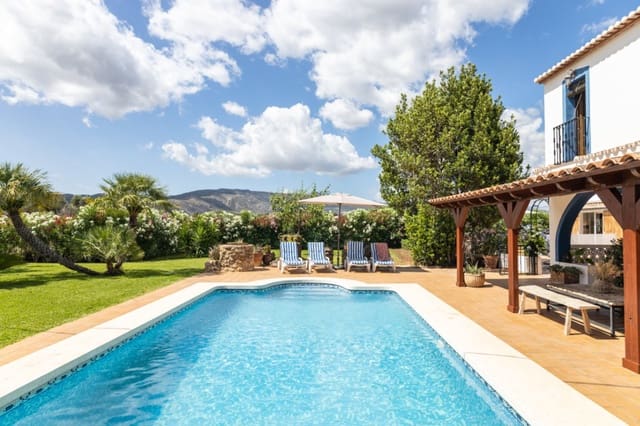 6 bedroom Villa for rent in Dénia with pool garage - € 3,500 (Ref: 9389983)