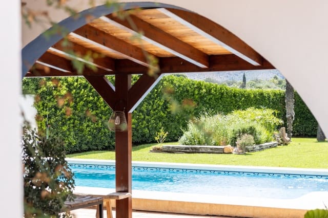 6 bedroom Villa for rent in Dénia with pool garage - € 3,500 (Ref: 9389983)