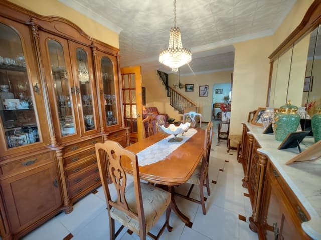 3 bedroom Townhouse for sale in El Puerto, Dénia - € 425,000 (Ref: 9404541)