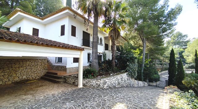 4 Zimmer Villa zu verkaufen in La Sella mit Pool - 750.000 € (Ref: 9412412)