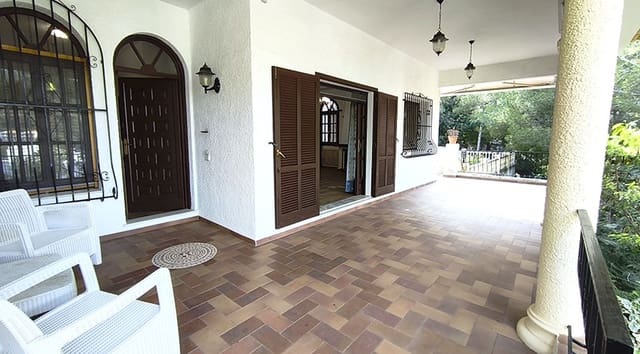 4 Zimmer Villa zu verkaufen in La Sella mit Pool - 750.000 € (Ref: 9412412)