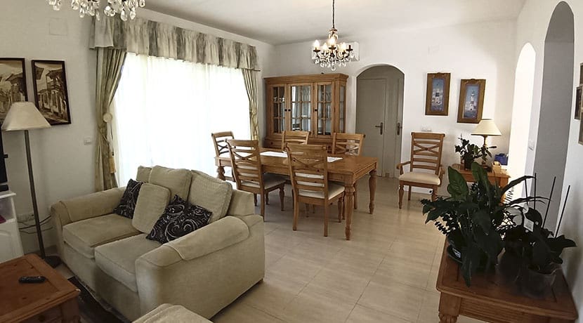 3 bedroom Villa for sale in Pedreguer with pool garage - € 349,000 (Ref: 9412413)