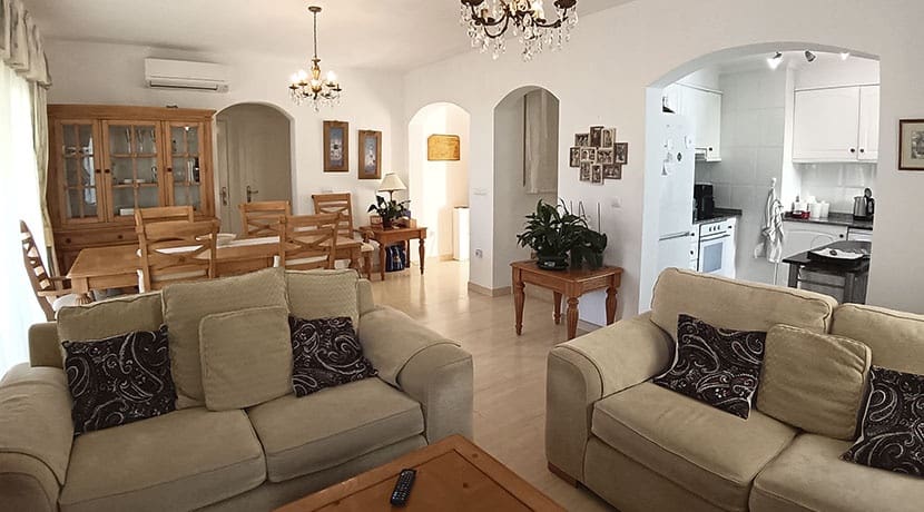 3 bedroom Villa for sale in Pedreguer with pool garage - € 349,000 (Ref: 9412413)
