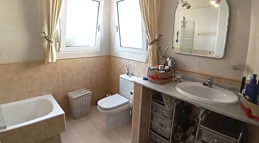 3 bedroom Villa for sale in Pedreguer with pool garage - € 349,000 (Ref: 9412413)