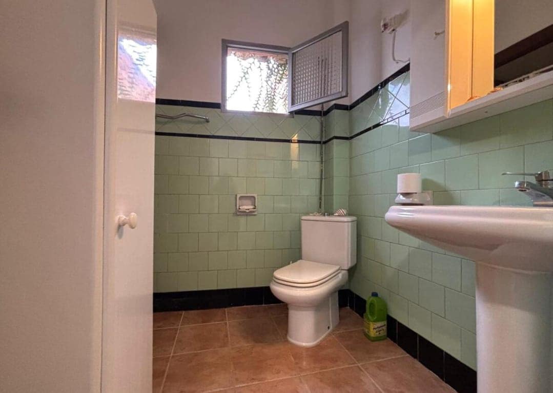 4 bedroom Townhouse for sale in Pedreguer with garage - € 152,250 (Ref: 9414859)