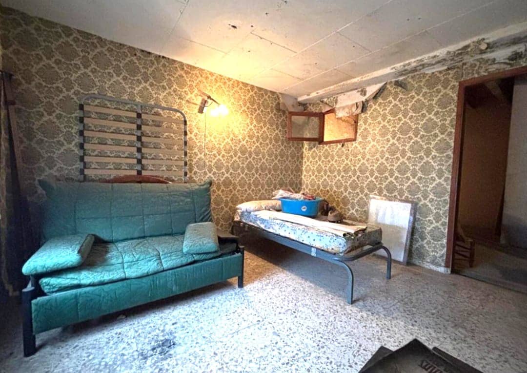 4 bedroom Townhouse for sale in Pedreguer with garage - € 152,250 (Ref: 9414859)