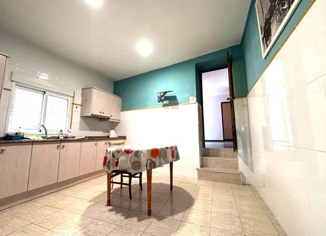 4 bedroom Townhouse for sale in Pedreguer with garage - € 152,250 (Ref: 9414859)