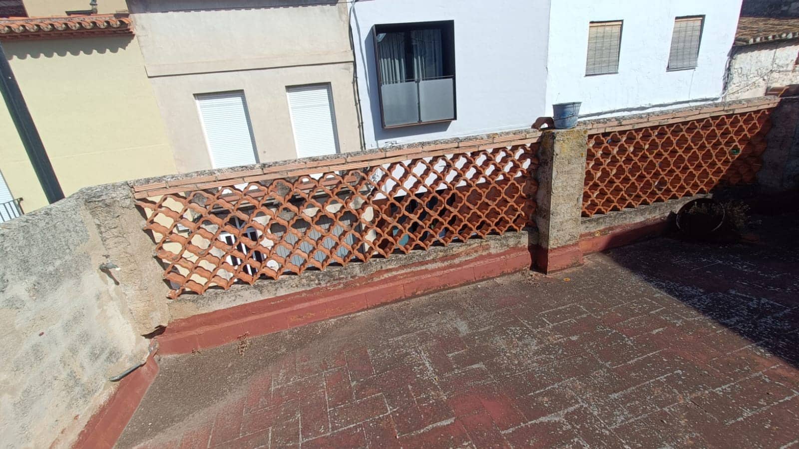 4 bedroom Townhouse for sale in Pedreguer with garage - € 152,250 (Ref: 9414859)