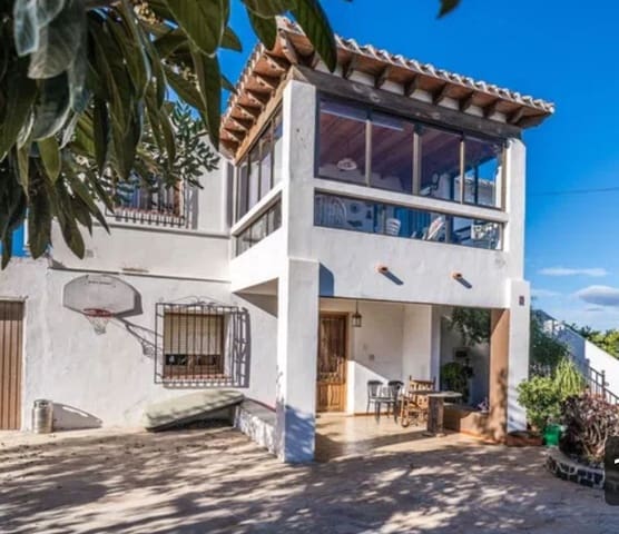 6 chambre Villa/Maison à vendre à Dénia avec garage - 560 000 € (Ref: 9421628)