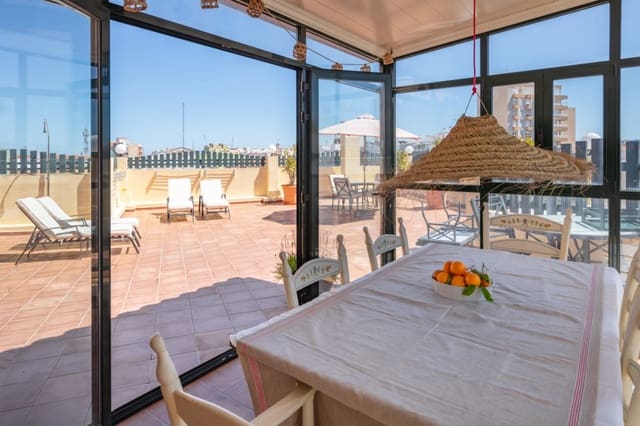 5 quarto Penthouse para venda em Centro Urbano, Dénia com garagem - 620 000 € (Ref: 9421632)