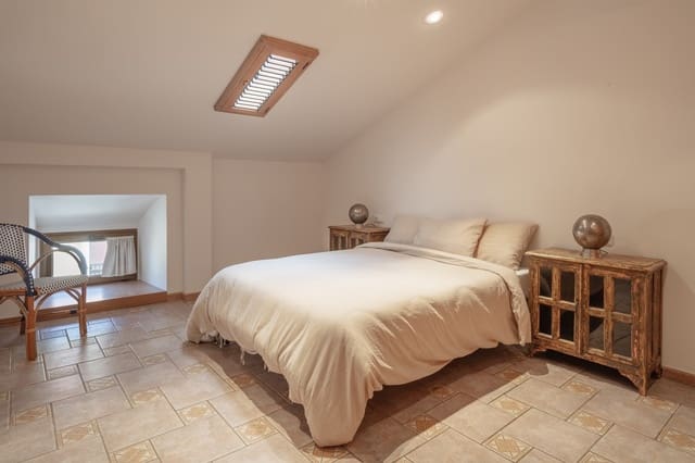 5 quarto Penthouse para venda em Centro Urbano, Dénia com garagem - 620 000 € (Ref: 9421632)