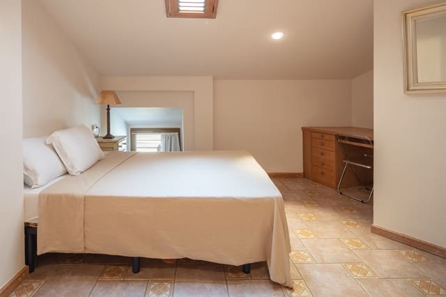 5 quarto Penthouse para venda em Centro Urbano, Dénia com garagem - 620 000 € (Ref: 9421632)