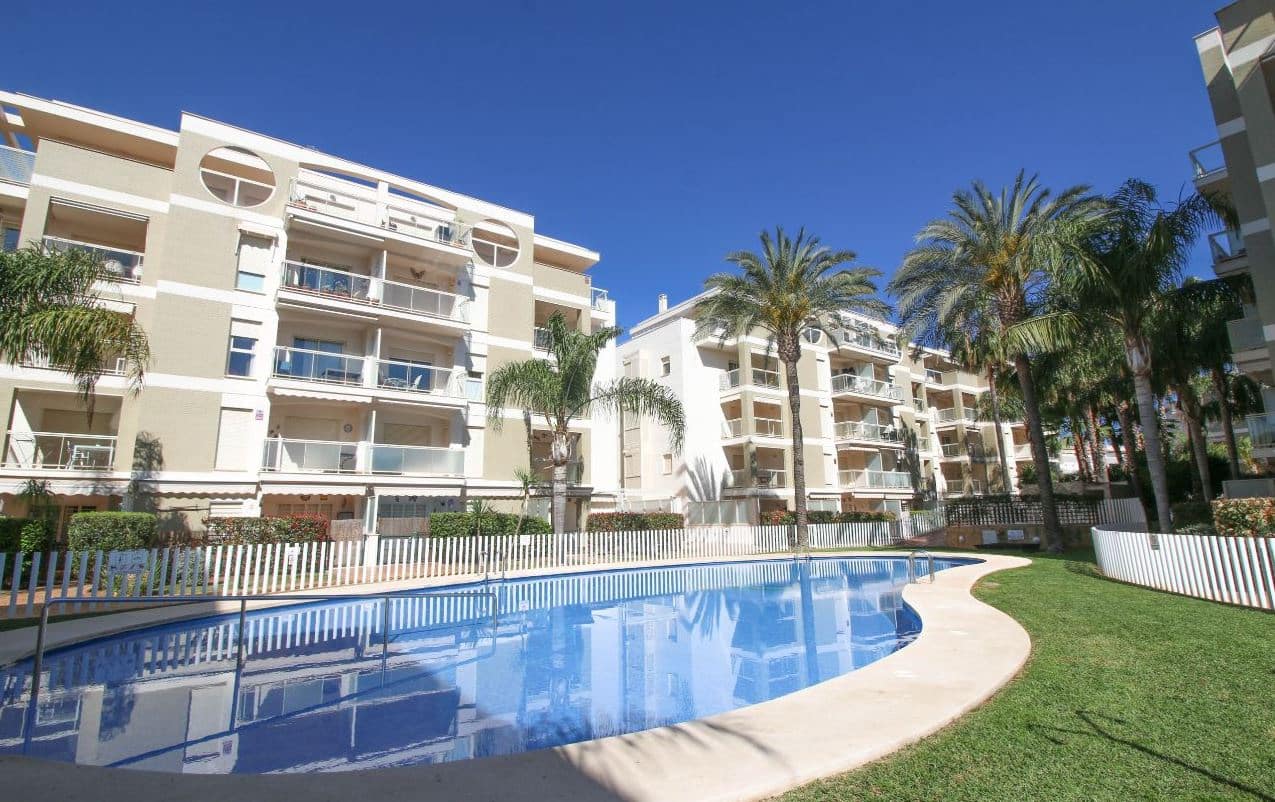 Apartamento de 3 habitaciones en Dénia en venta con piscina garaje - 285.000 € (Ref: 9421635)