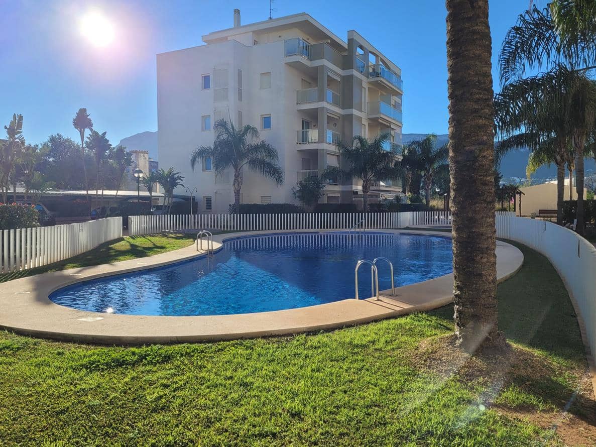 Apartamento de 3 habitaciones en Dénia en venta con piscina garaje - 285.000 € (Ref: 9421635)