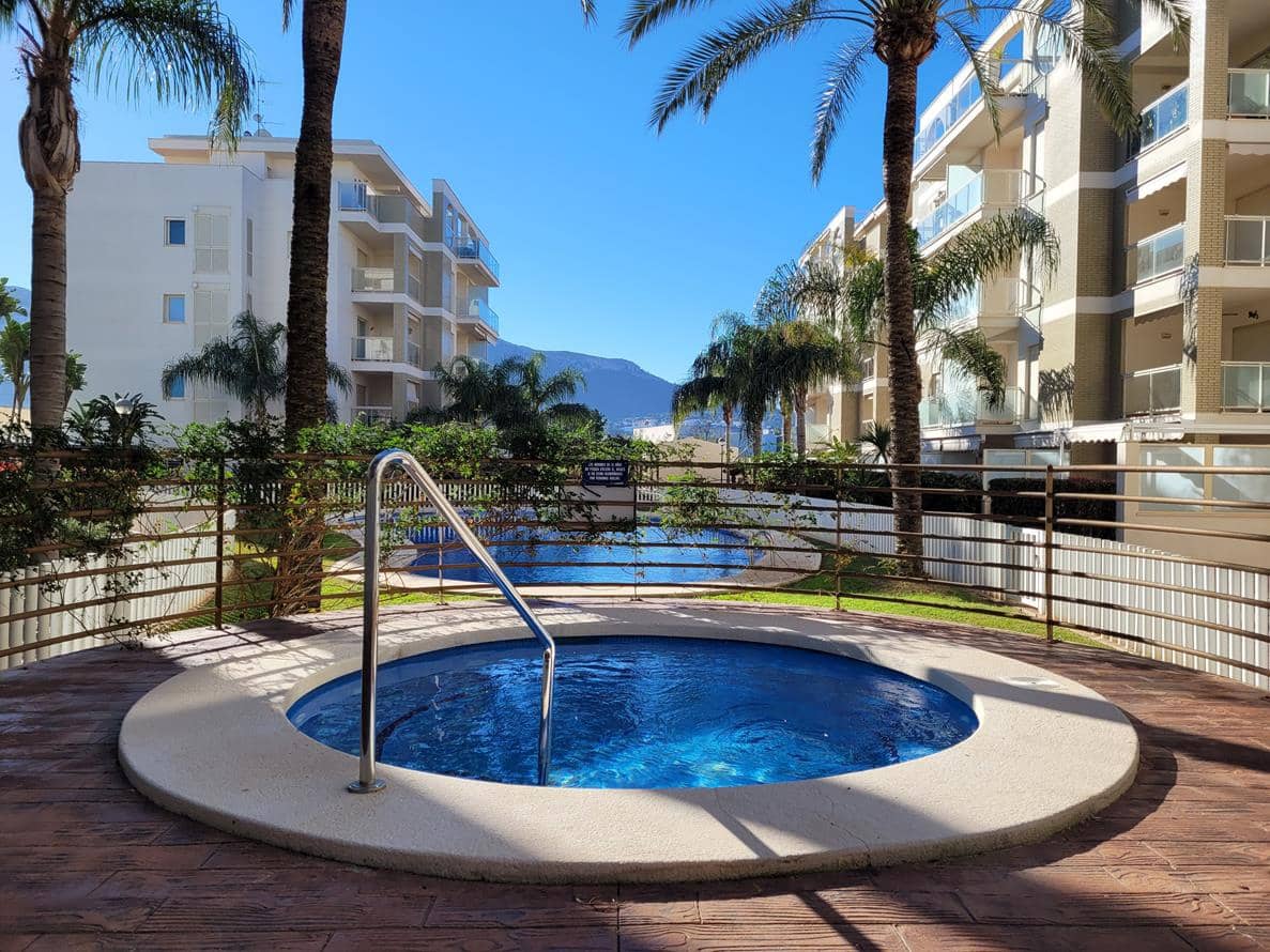 Apartamento de 3 habitaciones en Dénia en venta con piscina garaje - 285.000 € (Ref: 9421635)