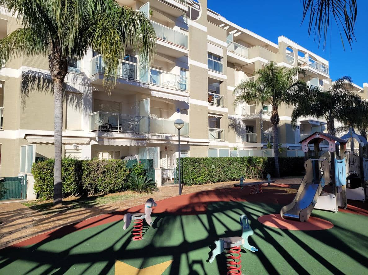 Apartamento de 3 habitaciones en Dénia en venta con piscina garaje - 285.000 € (Ref: 9421635)