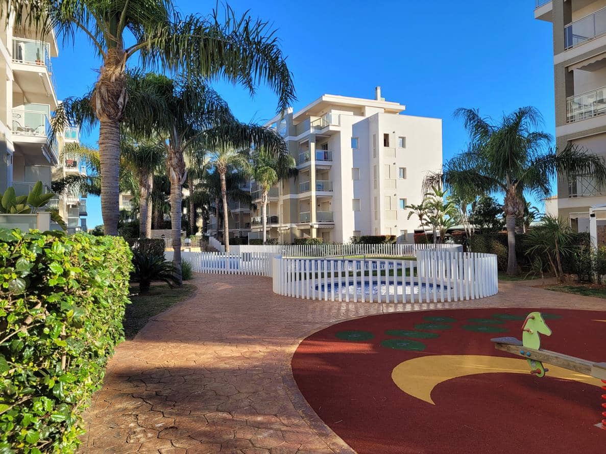 Apartamento de 3 habitaciones en Dénia en venta con piscina garaje - 285.000 € (Ref: 9421635)