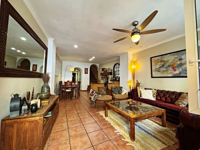 4 bedroom Townhouse for sale in Pedreguer - € 339,000 (Ref: 9421636)