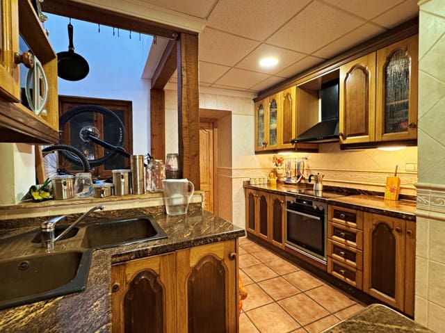 4 bedroom Townhouse for sale in Pedreguer - € 339,000 (Ref: 9421636)