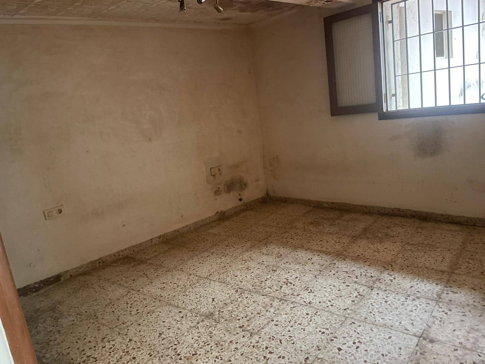 4 bedroom Townhouse for sale in Denia - € 280,000 (Ref: 9421639)