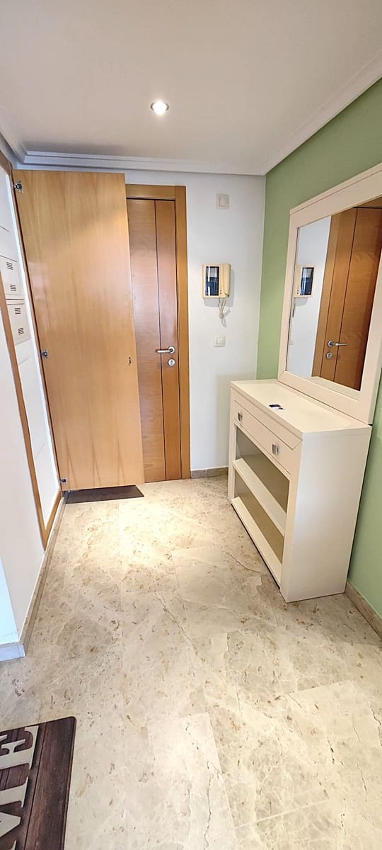 3 bedroom Penthouse for rent in Denia with garage - € 1,300 (Ref: 9430715)