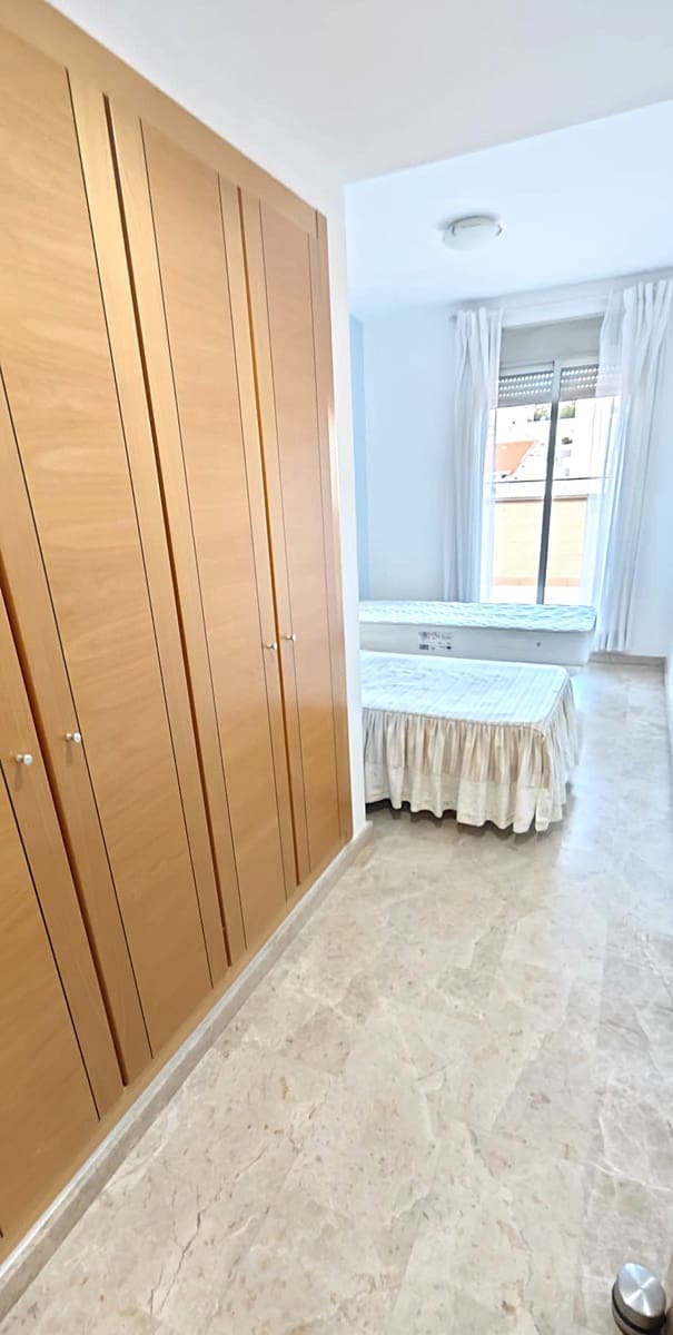 3 bedroom Penthouse for rent in Denia with garage - € 1,300 (Ref: 9430715)