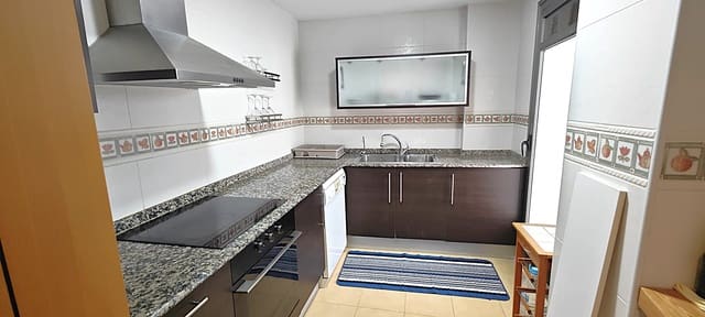 3 bedroom Penthouse for rent in Centro Urbano, Dénia with garage - € 1,300 (Ref: 9430715)