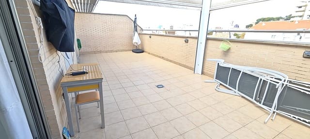 3 bedroom Penthouse for rent in Centro Urbano, Dénia with garage - € 1,300 (Ref: 9430715)