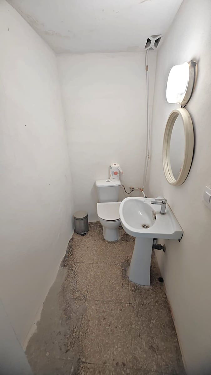 Commercieel te koop in Gandia - € 103.000 (Ref: 9430716)