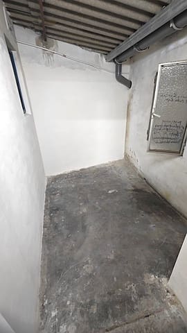 Commercial for sale in Gandia - € 103,000 (Ref: 9430716)