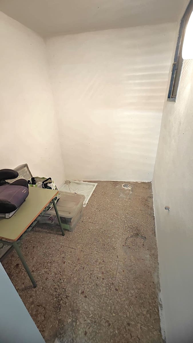 Commercieel te koop in Gandia - € 103.000 (Ref: 9430716)