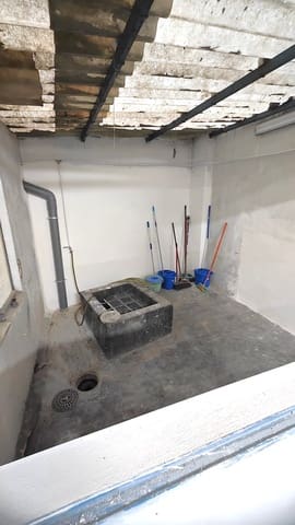 Commercial for sale in Gandia - € 103,000 (Ref: 9430716)