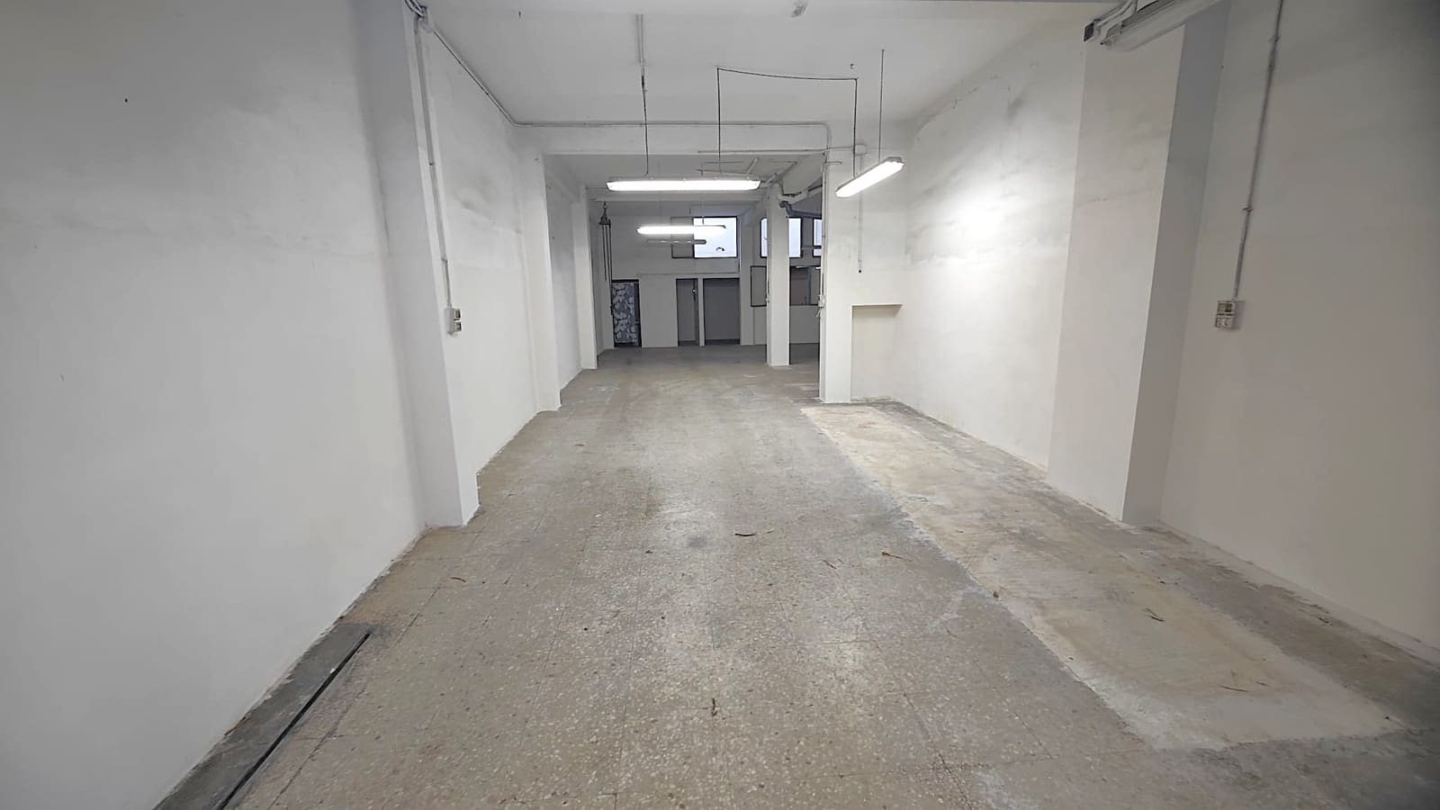 Commercieel te koop in Gandia - € 103.000 (Ref: 9430716)