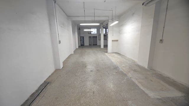 Commercial for sale in Gandia - € 103,000 (Ref: 9430716)