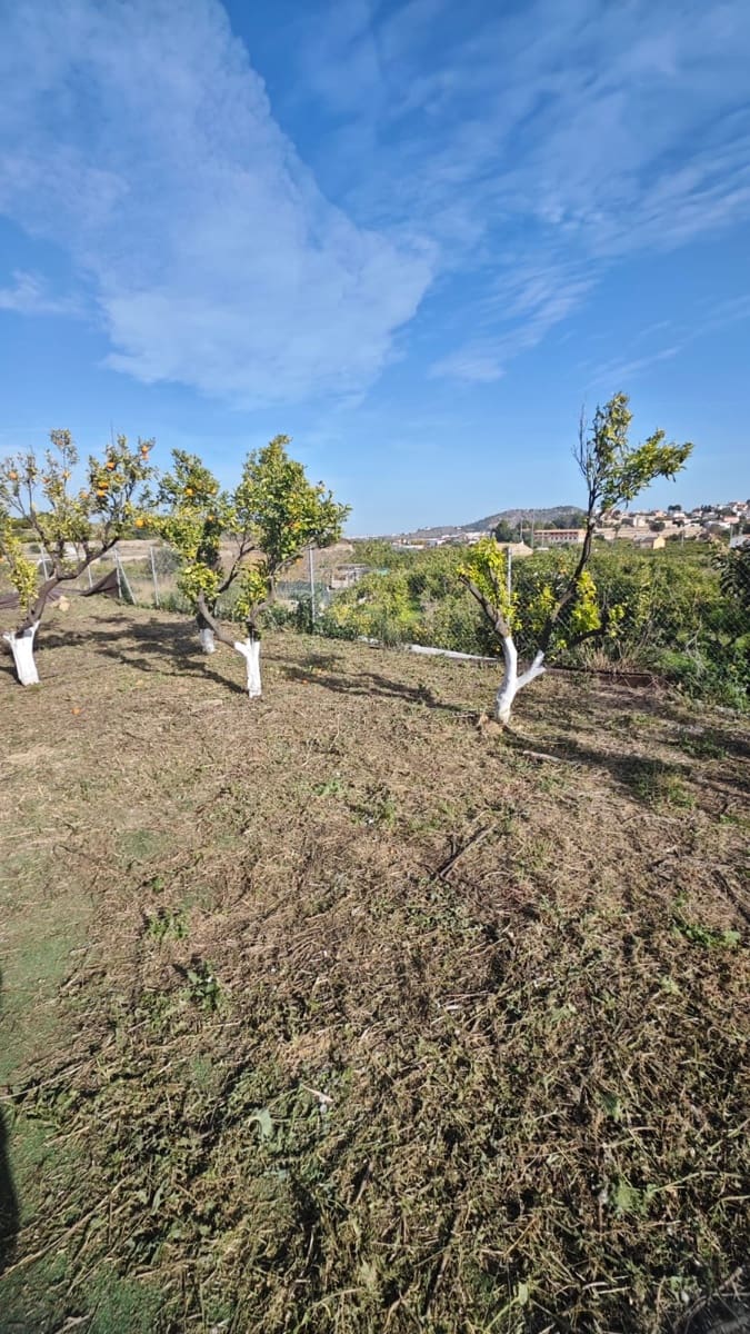 Tontti myytävänä paikassa Potries - 28 900 € (Ref: 9447351)