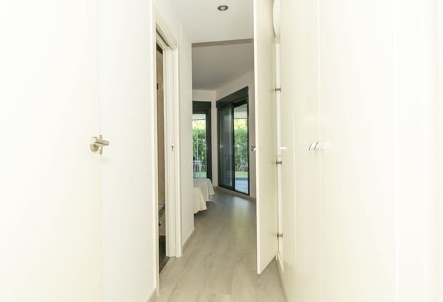 2 bedroom Apartment for sale in Dénia with pool garage - € 370,000 (Ref: 9506803)