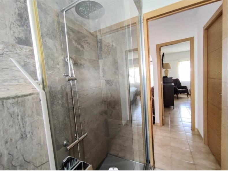 2 bedroom Penthouse for sale in Denia with garage - € 265,000 (Ref: 9625094)