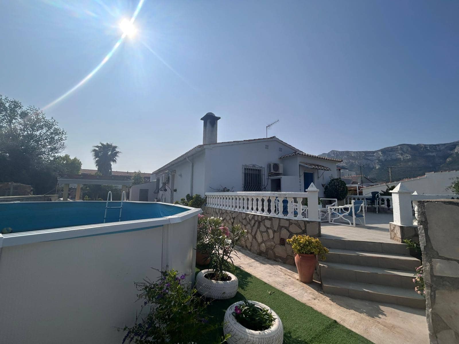 Chalet de 4 habitaciones en Dénia en venta con garaje - 490.000 € (Ref: 9625113)