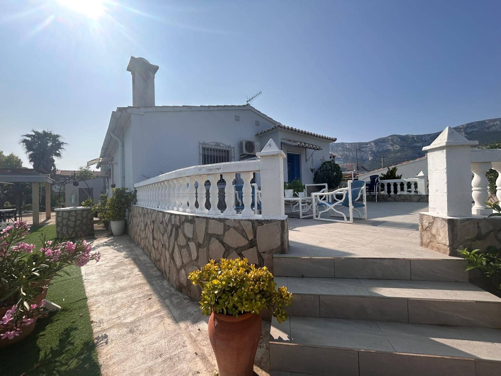 Chalet de 4 habitaciones en Dénia en venta con garaje - 490.000 € (Ref: 9625113)