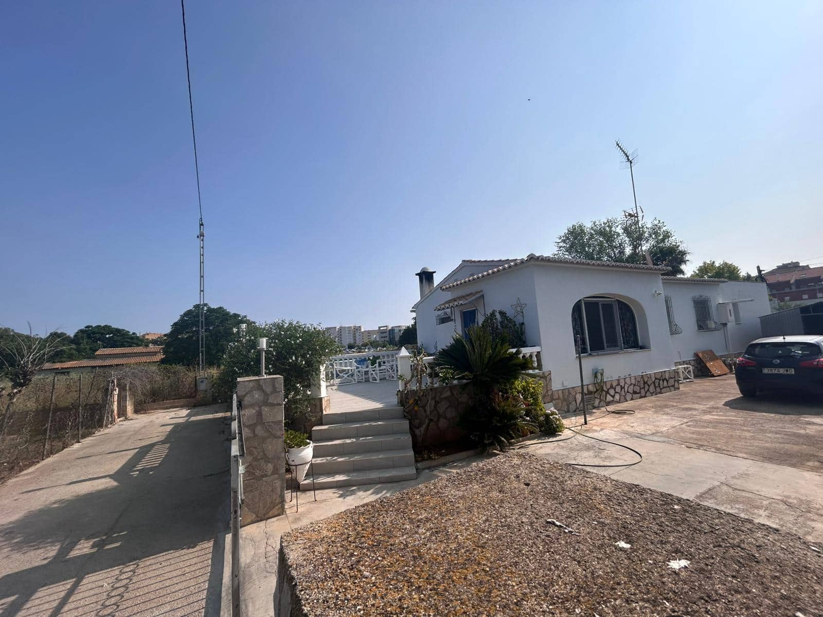 Chalet de 4 habitaciones en Dénia en venta con garaje - 490.000 € (Ref: 9625113)