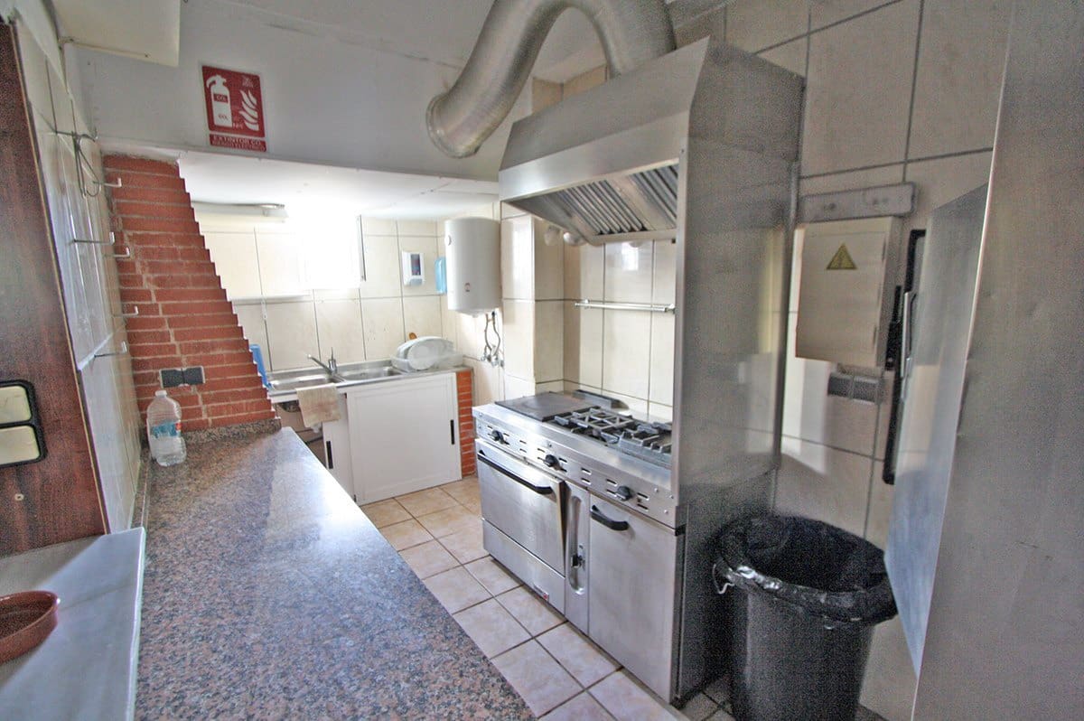 Kaupallinen myytävänä paikassa Denia mukana 
autotalli - 130 000 € (Ref: 9625116)