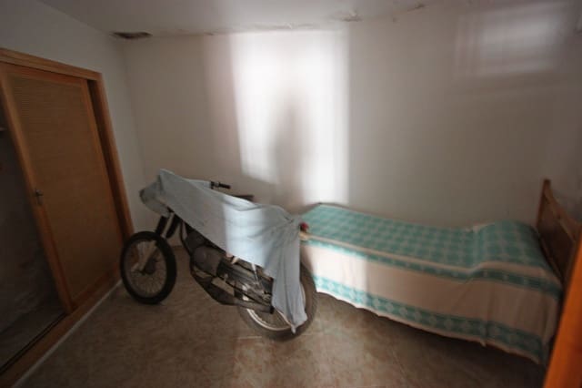 7 Zimmer Haus zu verkaufen in Sagra mit Garage - 130.000 € (Ref: 9625117)